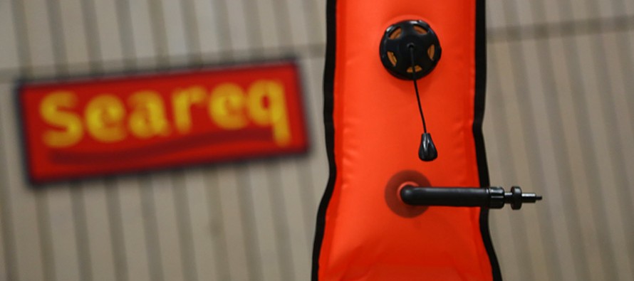 Seareq präsentiert neue Taucherboje mit Halterung für ENOS-Sender