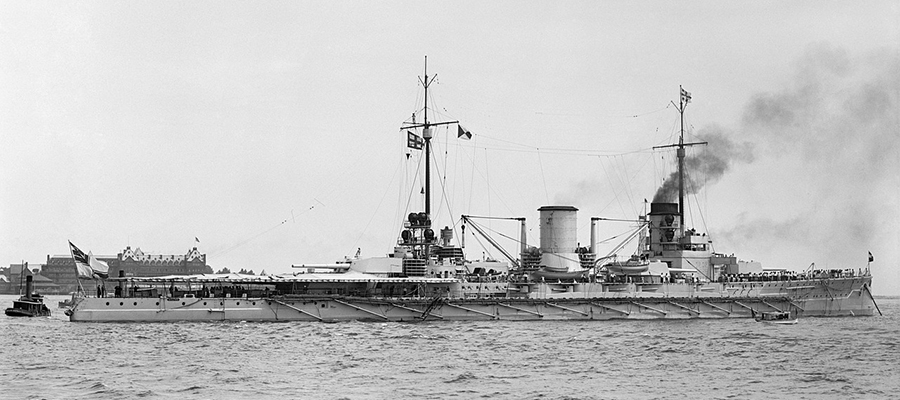 Deutsches Kriegsschiff