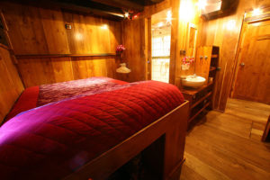 Blick in eine Doppelbett-Kabine auf der MV Pindito. (Fotos: Veranstalter)