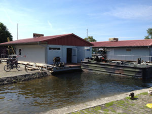 Die Plattform, die auf dem Wasser das Tauchgebiet markieren wird. (Foto: Veranstalter)